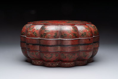 A Chinese gilt-lacquered &lsquo;dragon and phoenix&rsquo; box and cover, 20th C.