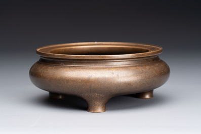 A Chinese bronze tripod censer, Yan Zhai 砚斋 mark, 18/19th C.