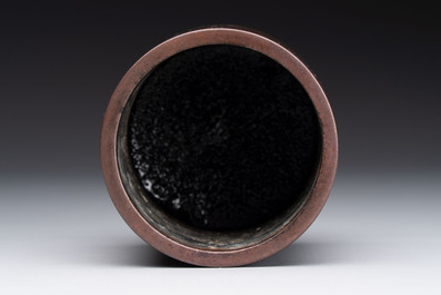 A Chinese bronze cylindric tripod censer, Guiyou 癸酉 mark, 17/18th C.