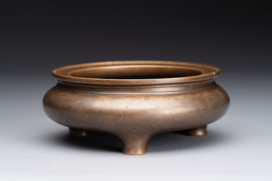 A Chinese bronze tripod censer, Yan Zhai 砚斋 mark, 18/19th C.