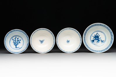 Six Chinese blue and white cups and seven saucers, 18/19th C.