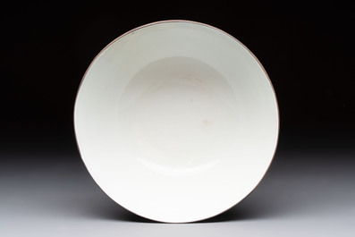 A Chinese blue and white 'Bleu de Hue' bowl for the Vietnamese market, Minh Mạng ni&ecirc;n chế 明命年製 mark, ca. 1820-41