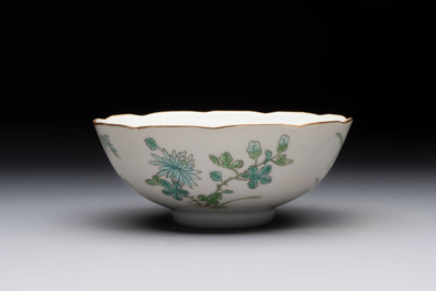 A Chinese gilt and iron-red-decorated 'dragon' covered ink paste box and a famille rose bowl, 19/20th C.