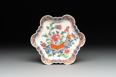 A fine Chinese famille rose tea caddy and a pattipan or teapot stand, Yongzheng/Qianlong