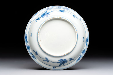 A Chinese blue and white 'frog' plate, Jiajing/Wanli