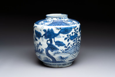 A fine Chinese blue and white jar with two cranes in a garden, Wanli