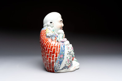A Chinese famille rose Milefo Buddha, Mao Ji Sheng Zao 茂記生造 mark, 20th C.