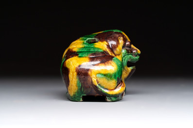 A Chinese sancai-glazed model of a dog, 19th C.