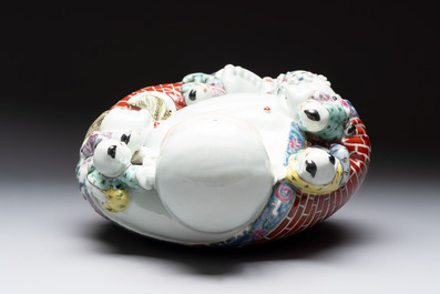 A Chinese famille rose Milefo Buddha, Mao Ji Sheng Zao 茂記生造 mark, 20th C.