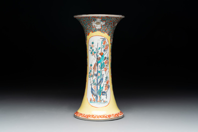 Three porcelain Kakiemon-style vases and a sculpture of a crane, France, Chantilly, 18/19th C.