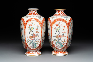 Three porcelain Kakiemon-style vases and a sculpture of a crane, France, Chantilly, 18/19th C.