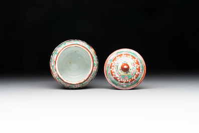 Six Chinese Thai market Bencharong-style wares and two Thai Sawankhalok wares, 15/19th C.