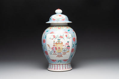 A Chinese famille rose 'rooster and antiquities' vase and cover, 19th C.