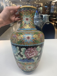 Four pairs of Chinese cloisonn&eacute; vases, 20th C.