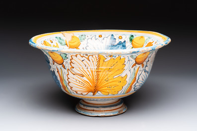A large polychrome Italian maiolica bowl with floral design, Montelupo, 17th C.