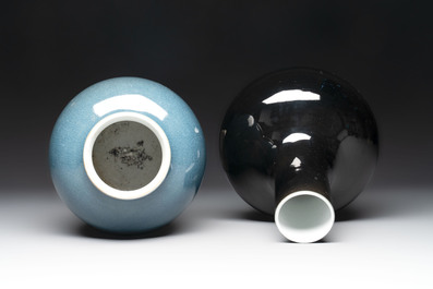 A Chinese black-glazed bottle vase, a blue-glazed jar and a powder-blue 'gu' vase on a wooden stand, Qianlong mark, 19/20th C.