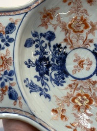 Three Chinese famille verte and Imari-style shell-form dishes, Kangxi