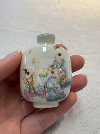 Four Chinese famille rose and verte snuff bottles, dragon and Qianlong marks, 19th C.