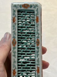 A Chinese iron-red and green-enamelled reticulated incense stick holder, 19th C.