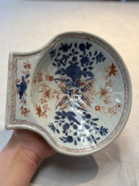 Three Chinese famille verte and Imari-style shell-form dishes, Kangxi
