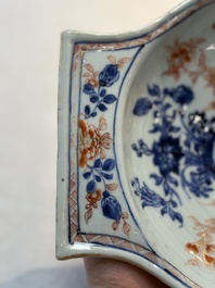 Three Chinese famille verte and Imari-style shell-form dishes, Kangxi