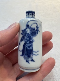 A Chinese blue and white 'Water Margin' snuff bottle, 19th C.