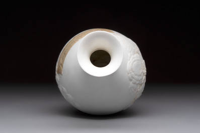 A Chinese 'mountainous landscape' biscuit vase, Wang Bing Rong 王炳荣 mark, Republic
