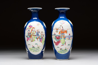 Five Chinese famille rose vases, Kangxi, Qianlong and Ju Ren Tang 居仁堂 mark, 19/20th C.
