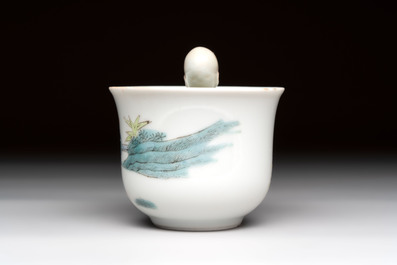 A Chinese Dehua blanc de Chine libation cup, a famille rose cup and two figures, 19th C.