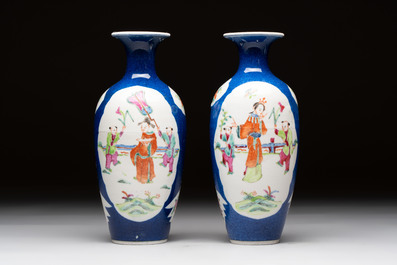Five Chinese famille rose vases, Kangxi, Qianlong and Ju Ren Tang 居仁堂 mark, 19/20th C.