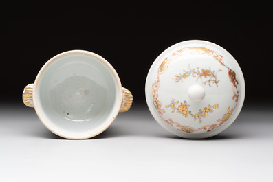 A Chinese famille rose armorial sugar pot with the arms of Van Beeftingh for the Dutch market, Qianlong