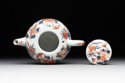 A varied collection of 22 Japanese Imari wares, 17/19th C.