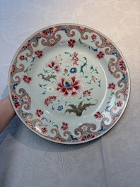 A Chinese famille rose dish with floral design, Qianlong