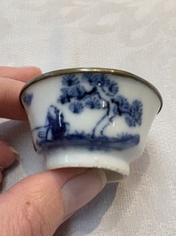 A pair of Chinese blue and white 'Bleu de Hue' cups with calligraphy for the Vietnamese market, 19th C.