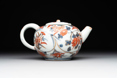 A varied collection of 22 Japanese Imari wares, 17/19th C.