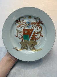 A rare Chinese armorial plate with the arms of de Heere for the Dutch market, Qianlong, ca. 1735-1765