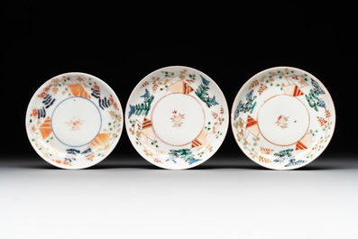 A varied collection of 22 Japanese Imari wares, 17/19th C.