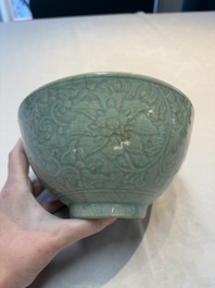 A Chinese Swatow celadon-glazed bowl with floral anhua design, 18th C.