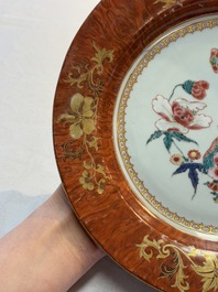A Chinese famille rose 'faux-bois border' plate, Yongzheng/Qianlong