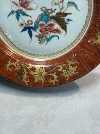 A Chinese famille rose 'faux-bois border' plate, Yongzheng/Qianlong