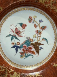 A Chinese famille rose 'faux-bois border' plate, Yongzheng/Qianlong