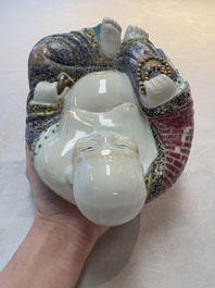 A Chinese famille rose Milefo Buddha, Xue Changsen 薛長森 mark, 20th C.