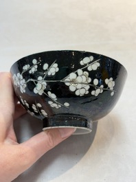 A Chinese famille noire 'plum blossoms' bowl, Jiangxi Ciye Gongsi 江西瓷業公司 mark, 20th C.