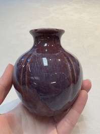 A Chinese flamb&eacute;-glazed 'pomegranate' vase, 18/19th C.