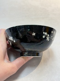 A Chinese famille noire 'plum blossoms' bowl, Jiangxi Ciye Gongsi 江西瓷業公司 mark, 20th C.