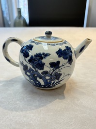 A Chinese blue and white teapot and cover with floral design, Kangxi