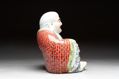 A fine Chinese famille rose Milefo Buddha, Zhu Mao Ji 朱茂記造 mark, 20th C.
