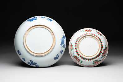 A Chinese blue and white 'floral' dish and a wucai 'floral' dish, Shunzhi/ Kangxi