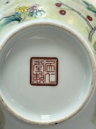 A Chinese famille rose 'rooster' vase, Ju Ren Tang 居仁堂製 mark, 20th C.