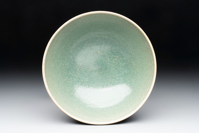 A Chinese green-glazed 'jun' bowl, Song